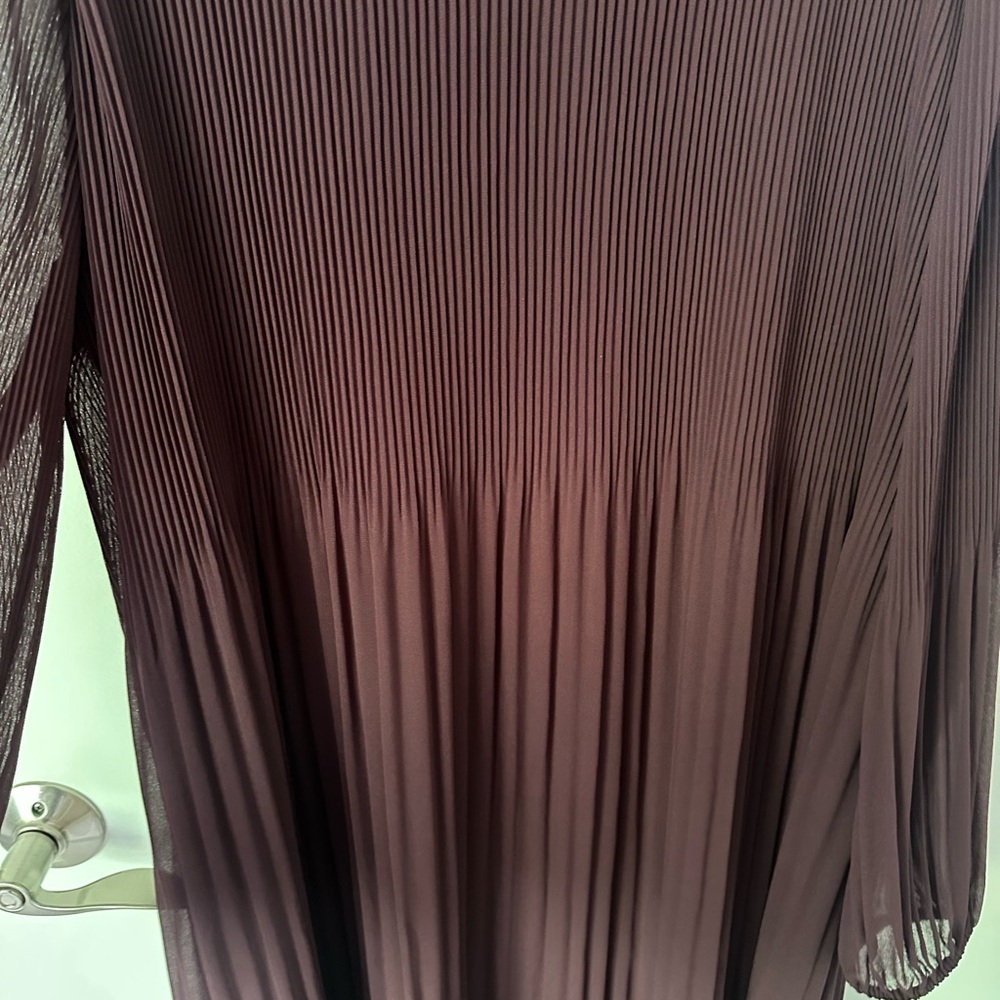 Wilfred Daydreamer Pleated Long Sleeve Midi Dress in Deep Purple - Picture 4 of 7